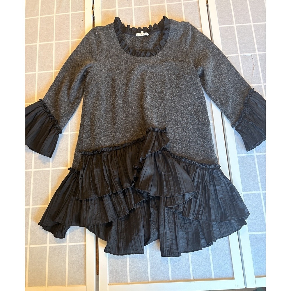 RYU Gray Ruffle Hem Top Women's Sz M Imperial Flowy Vamp Romantic Gothy Glam